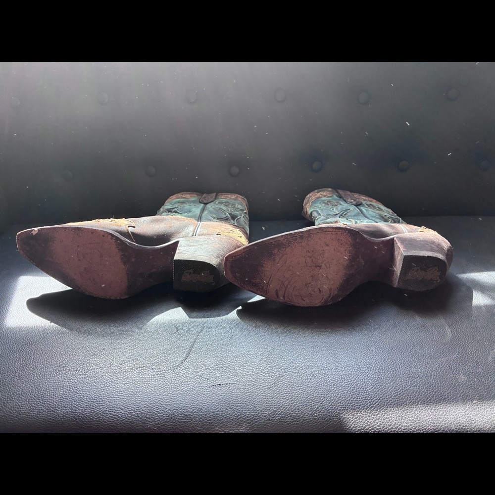 Dan Post leather western boot with detail. - Picture 2 of 7